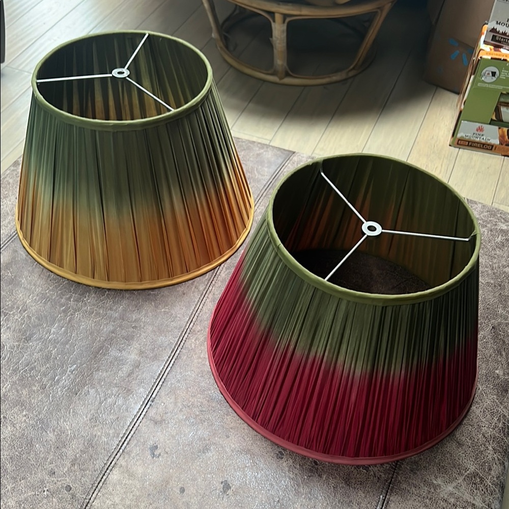 Green and Red Decor Accents . Lampshade